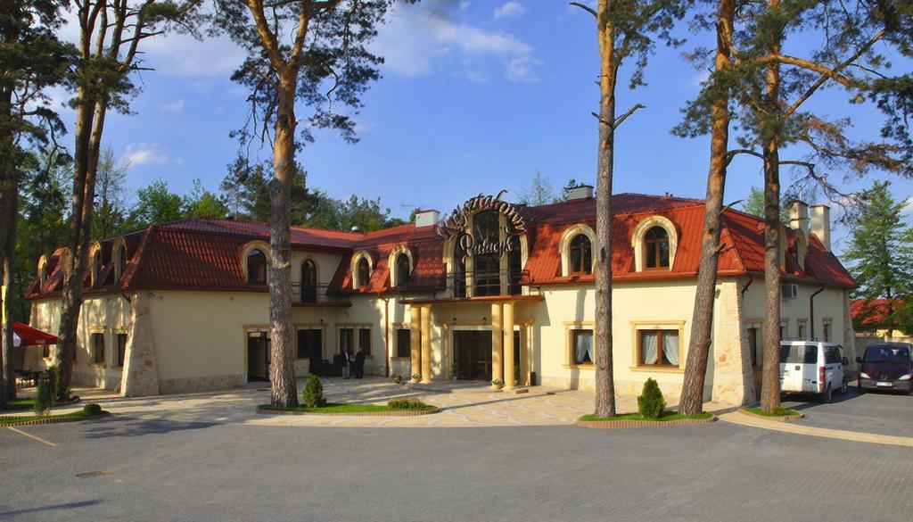 Krysztalowy Palacyk Kozienice Εξωτερικό φωτογραφία